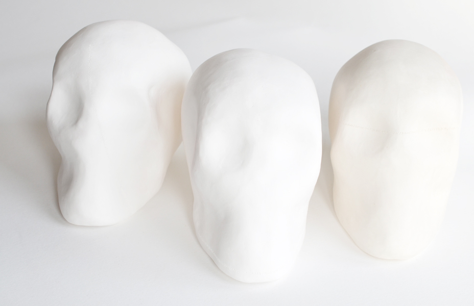Visages, porcelaine, gravure, Emmanuel Aragon, 2018/in progress